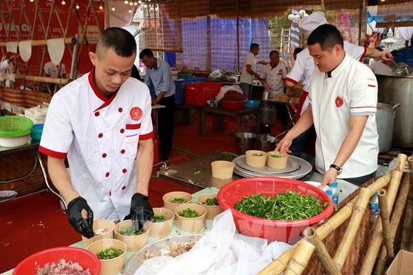 Về làng Vân Cù thưởng thức hương vị phở “gốc”