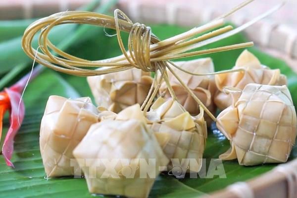 Về An Giang, đắm mình trong hương vị đặc trưng của bánh Kà tum