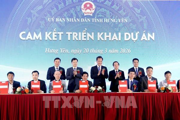 30 doanh nghiệp ký cam kết đẩy nhanh tiến độ dự án tại Hưng Yên