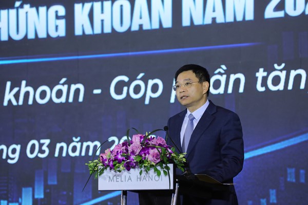 Khơi thông dòng vốn, tăng sức hút thị trường chứng khoán Việt Nam