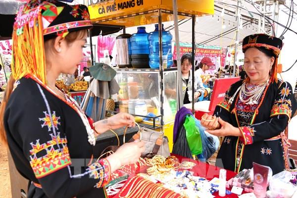 Một phiên chợ, vạn nỗi nhớ: Chợ Thụt gọi người về