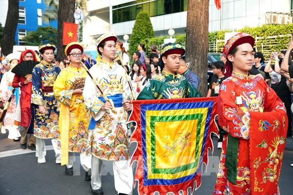 Ngày hội Việt Phục "Tóc xanh vạt áo" năm 2026