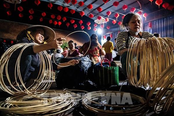 Phiên chợ “chớp nhoáng” giữ nghề trăm năm