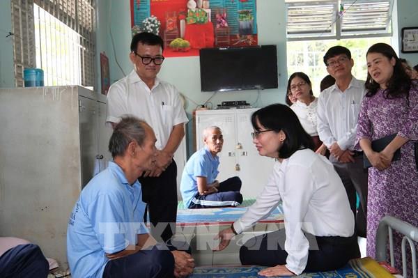TP. Hồ Chí Minh mở rộng chăm sóc y tế cho người yếu thế