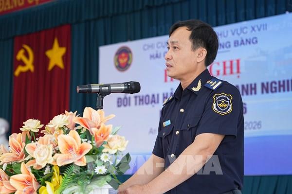 Hải quan đối thoại gần 100 doanh nghiệp tháo gỡ khó khăn cho xuất nhập khẩu