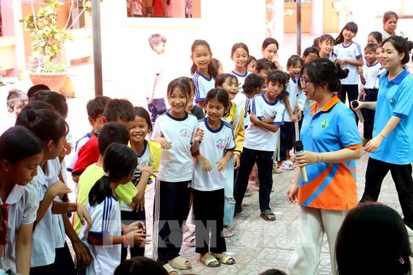 Những nhịp cầu yêu thương ở Vĩnh Long