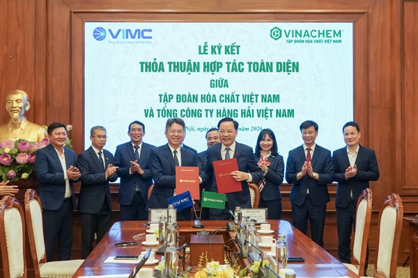 Vinachem và VIMC ký hợp tác phát triển công nghiệp và logistics hàng hải