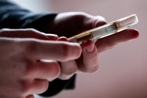 Pháp chật vật với nạn lừa đảo qua điện thoại