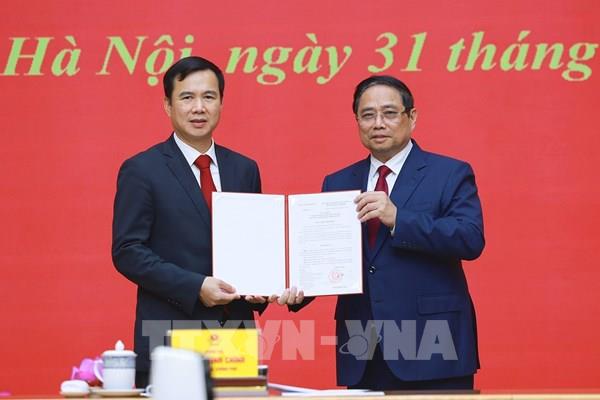 Thủ tướng Phạm Minh Chính trao Quyết định bổ nhiệm Giám đốc Đại học Quốc gia Hà Nội