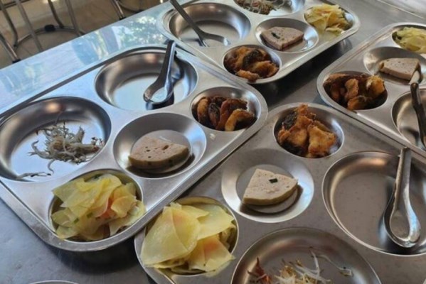 Vụ tuồn thực phẩm bẩn vào bếp ăn học đường: Hà Nội yêu cầu rà soát toàn bộ quy trình