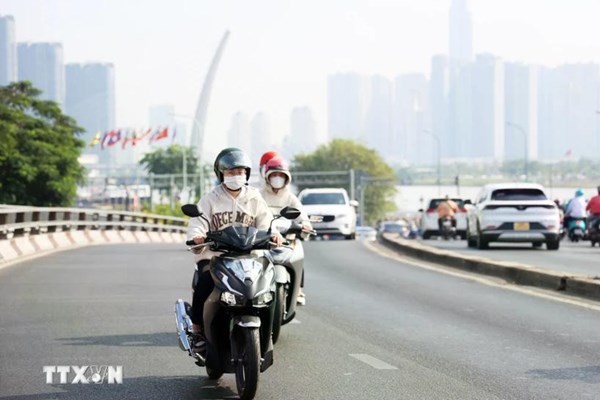 Từ ngày 1-2/4, miền Đông Nam Bộ nắng nóng gay gắt, Bắc Bộ trời chuyển mát