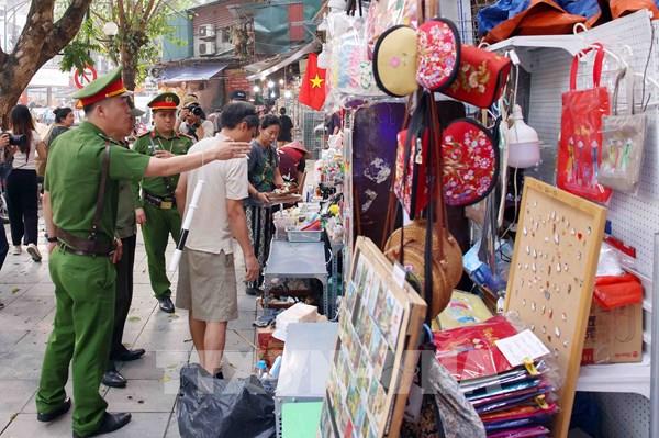 Hoàn Kiếm (Hà Nội) siết trật tự đô thị, không vùng cấm vi phạm