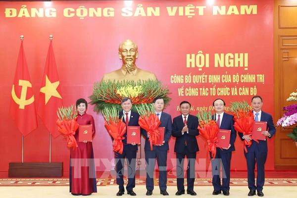 Hội nghị công bố Quyết định của Bộ Chính trị về công tác tổ chức và cán bộ
