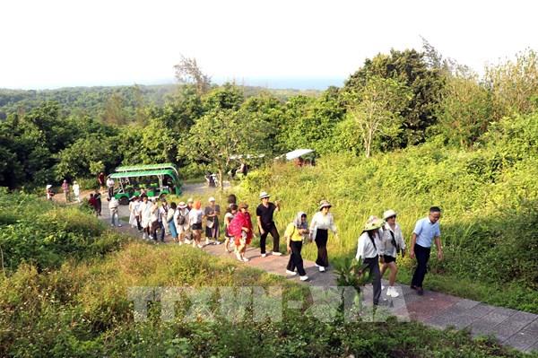Du lịch Cồn Cỏ: Lời giải nào cho tăng trưởng bền vững?