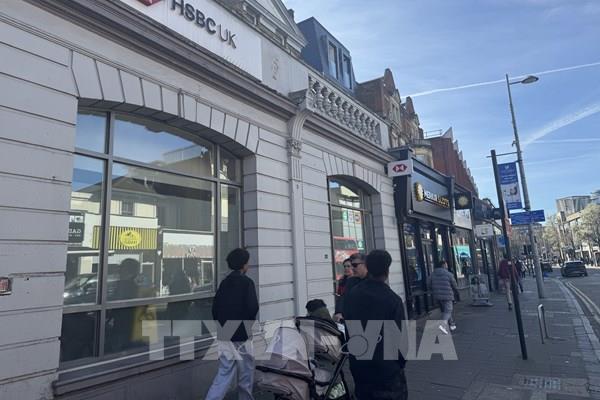 Giữ an toàn, thúc đẩy tăng trưởng: Bài học từ hệ thống ngân hàng của Anh