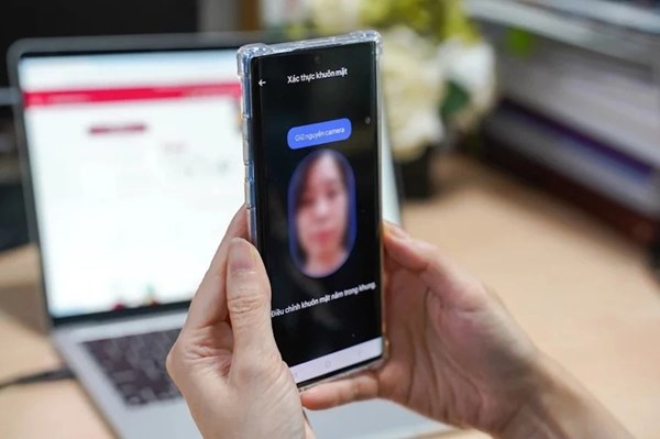 Trung Quốc triển khai giấy thông hành điện tử từ 15/4