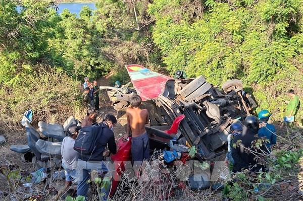 Vụ xe ô tô xuống vực ở Lâm Đồng: Khẩn trương cứu chữa cho các nạn nhân