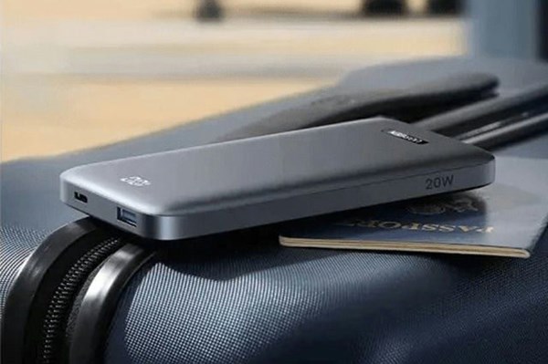 Singapore siết quy định mang pin sạc dự phòng trên máy bay