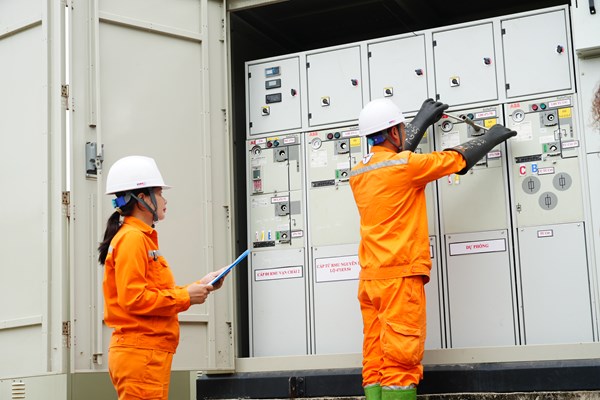 EVN khuyến nghị hạn chế dùng thiết bị công suất lớn vào giờ cao điểm