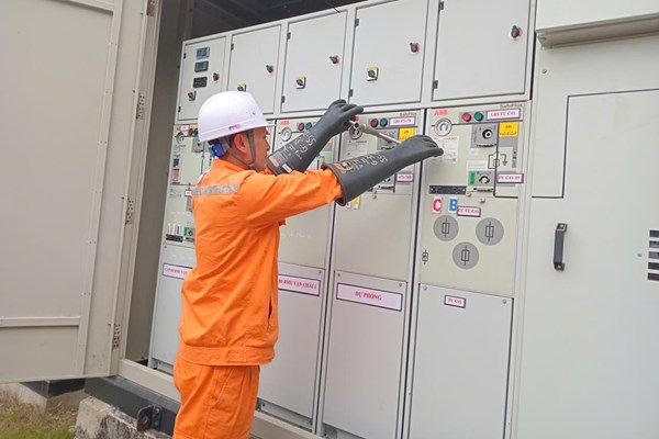 Chủ động các phương án vận hành hệ thống điện mùa nắng nóng