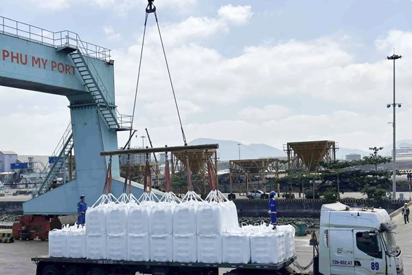 PVFCCo Phú Mỹ tăng xuất khẩu ure kỹ thuật, tận dụng cơ hội giá thế giới tăng cao