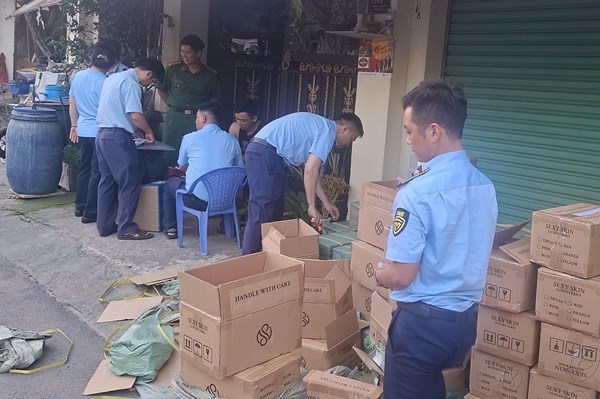 TP. Hồ Chí Minh phát hiện điểm kinh doanh mỹ phẩm nước ngoài không hóa đơn