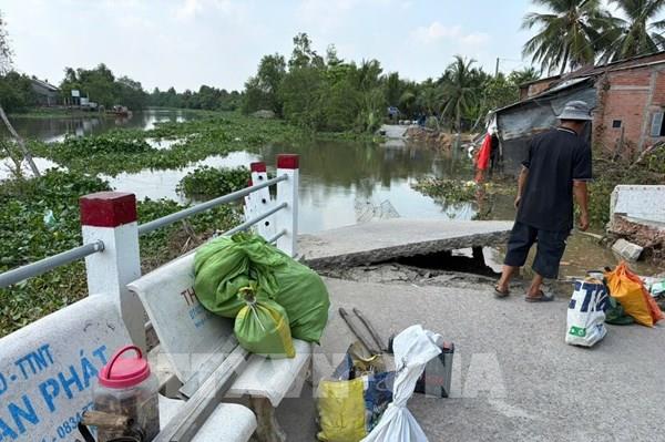 Sạt lở nghiêm trọng tại Đồng Tháp