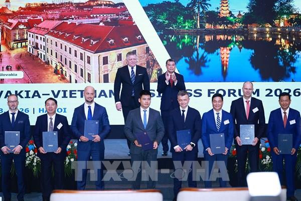 Thủ tướng Lê Minh Hưng và Thủ tướng Slovakia cùng dự Diễn đàn doanh nghiệp Việt Nam - Slovakia