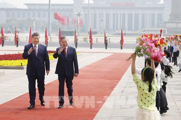 Lễ đón trọng thể Tổng Bí thư, Chủ tịch nước Tô Lâm và Phu nhân thăm cấp Nhà nước đến Trung Quốc