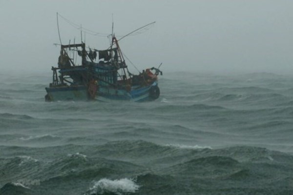 Đêm 16, ngày 17/4, Bắc vịnh Bắc Bộ có mưa dông, đề phòng lốc xoáy và gió giật mạnh