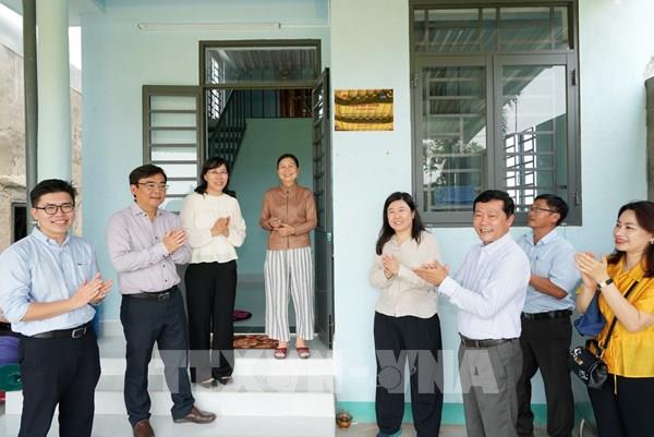 Đắk Lắk bàn giao nhà cho bà con vùng lũ