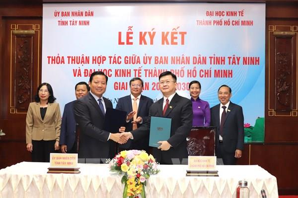 Tây Ninh ký hợp tác với Đại học Kinh tế TP.Hồ Chí Minh giai đoạn 2026 – 2030