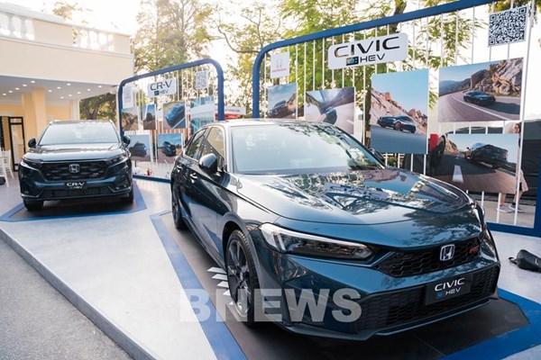 Bộ Tài chính đề xuất kéo dài chính sách 0% lệ phí trước bạ cho ô tô điện