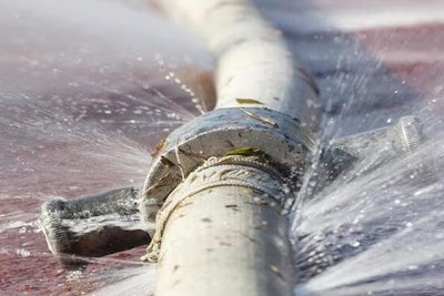 Hàng nghìn hộ dân Đắk Lắk bị cắt nước do vỡ đường ống khi thi công đèn giao thông