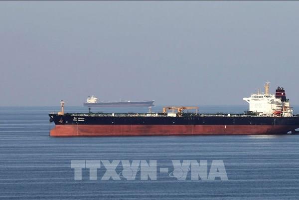 Xuất khẩu hàng hóa qua eo biển Hormuz sụt giảm mạnh