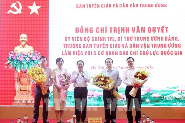 Kết luận của Bộ Chính trị về điều chỉnh phân cấp quản lý cán bộ và danh mục chức danh lãnh đạo 5 cơ quan Trung ương