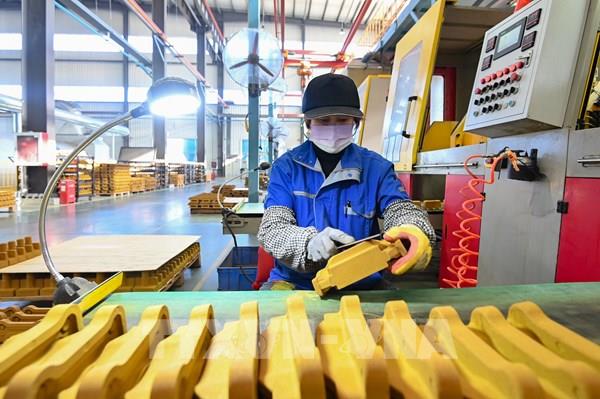 Góc nhìn khác về hai nền kinh tế lớn nhất thế giới