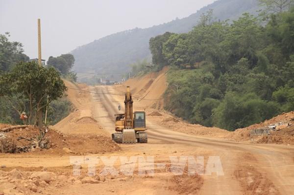 Gấp rút thi công tuyến nối Quốc lộ 32 với cao tốc Nội Bài - Lào Cai