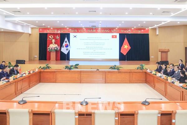 Việt Nam - Hàn Quốc tăng hợp tác từ đường sắt đến đô thị thông minh