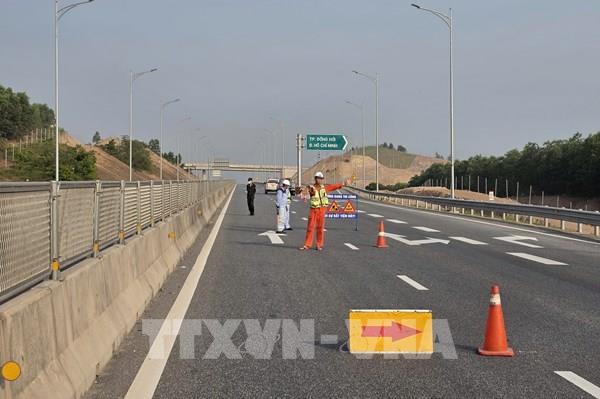 Đóng luân phiên một số đoạn cao tốc Vũng Áng–Bùng–Vạn Ninh–Cam Lộ để thi công