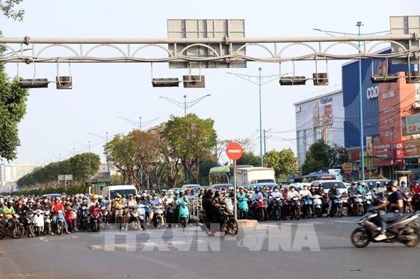 Doanh nghiệp đề xuất nghiên cứu làm đường trên cao kết nối sân bay Tân Sơn Nhất