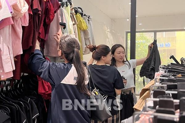 Thị trường đồ cũ, thanh lý, ký gửi “tăng nhiệt” trước nghỉ lễ 