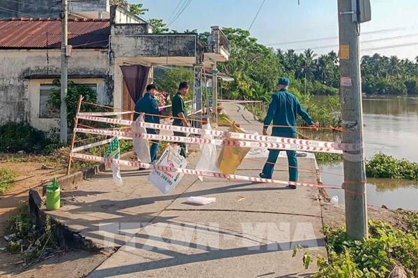 Sạt lở nghiêm trọng bờ sông ở Cần Thơ khiến giao thông bị chia cắt
