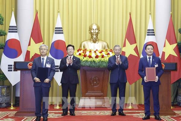 Doanh nghiệp Hàn Quốc tăng tốc đầu tư vào trung tâm dữ liệu – lưới điện – điện hạt nhân tại Việt Nam