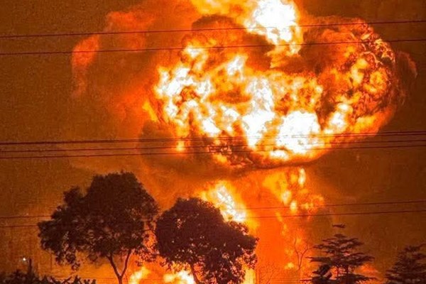 Đang cháy lớn tại xã Đông Anh, Hà Nội