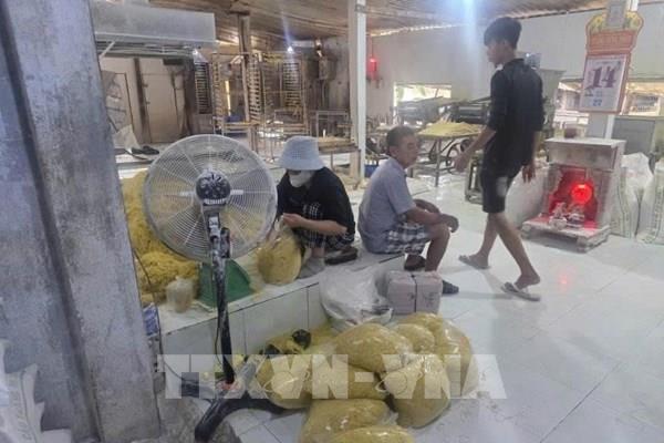 Triệt phá cơ sở sản xuất mì tươi chứa chất cấm, tiêu thụ hơn 2.800 tấn