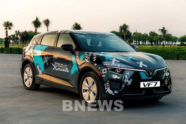 Đếm ngược ưu đãi tháng 4: VF 7 lăn bánh chỉ từ hơn 700 triệu đồng