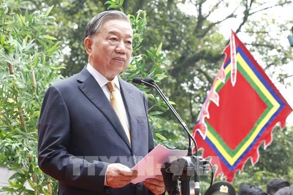 Tổng Bí thư, Chủ tịch nước Tô Lâm dâng hương tưởng niệm các Vua Hùng tại Phú Thọ