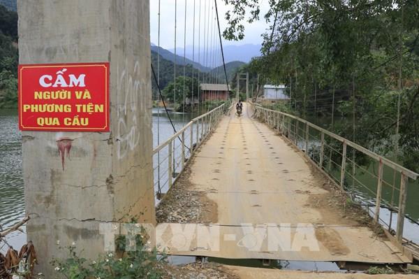 Cầu treo hư hỏng, người dân Mỏ Vàng mòn mỏi chờ cầu mới