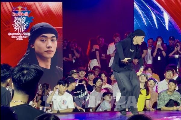 Tinh thần vũ đạo đường phố Việt Nam tỏa sáng tại Singapore